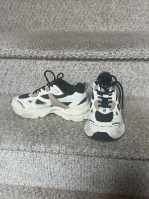 Steve Madden Clydie Sneakers thumbnail 2