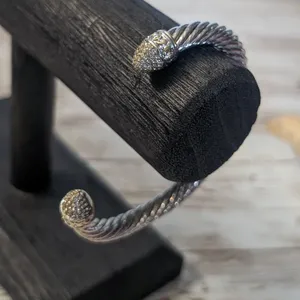 Vintage Bracelet / Bangle thumbnail 3