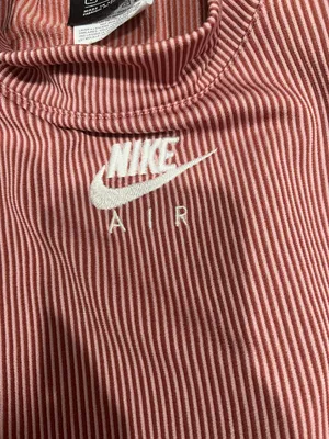 Nike Crop Top thumbnail 4