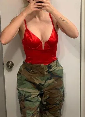 Red Corset Size M thumbnail 1