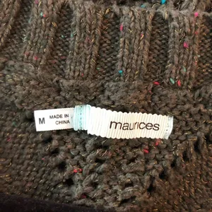 Maurices Olive Green Short Sleeve V-Neck Sweater Size M thumbnail 3
