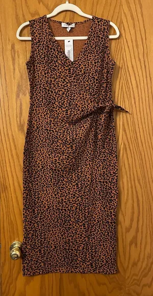 Amour Vert Cornelia Midi Dress - NWT - Size S thumbnail 1