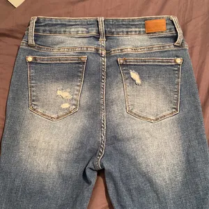 Judy Blue Distressed Skinny Jeans size 9 thumbnail 4