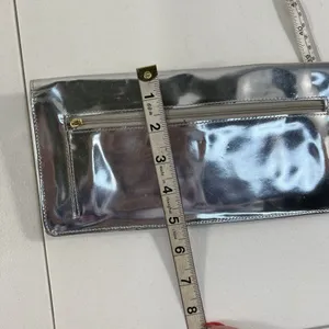 Hobo International Silver Patent Leather Twist Lock Closure Wallet Clutch Womens thumbnail 14