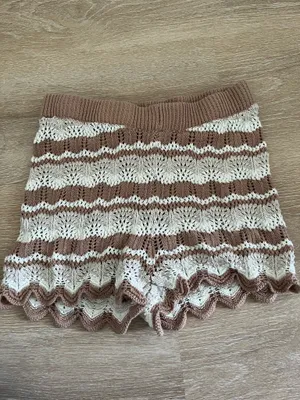 Two piece set thumbnail 4