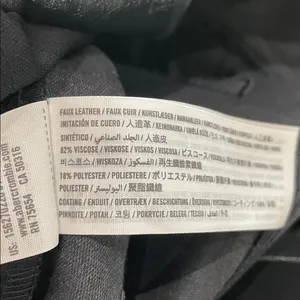 Abercrombie & Fitch 90s Straight Ultra High Rise Navy Vegan Leather Pants thumbnail 11