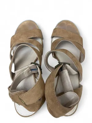 Universal Thread Women’s Size 8 Brown Block Heel Ankle Strap Sandals thumbnail 2