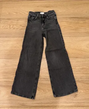 H&M Wide-Leg High-Waisted Jeans thumbnail 1