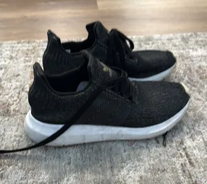 Adidas Sneakers thumbnail 1