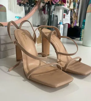 nude heels  thumbnail 2
