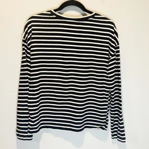 Ann Taylor Loft Black & White Stripe Cotton Long Sleeve Tee - size Small thumbnail 3
