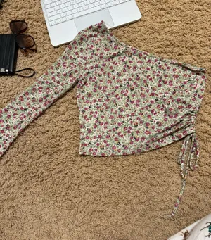 One Shoulder Blouse Multiple Size M thumbnail 1
