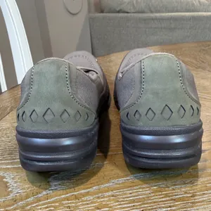 BZees Nugget Morel Slip On Loafers Taupe Grey Fabric Comfort Shoes Size 10 thumbnail 4