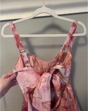 Selfie Leslie Summer/Spring Pink Floral dress thumbnail 8