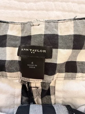 Ann Taylor Black & White Gingham Scallop Hem Women’s Shorts thumbnail 2