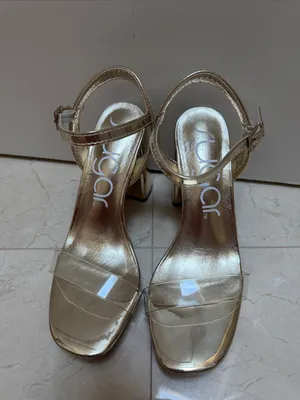 Sugar Gold Metallic Block Heel Sandals Size 6.5 thumbnail 3