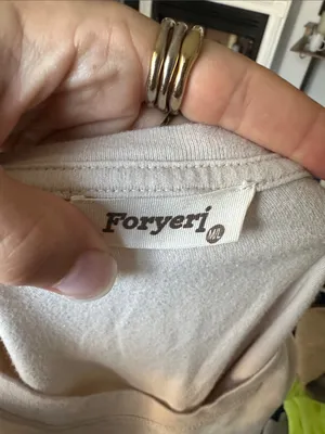 Foryeri Neutral Tee with Feeling Lucky Saint Patty’s front Graphic - Size M/L thumbnail 5