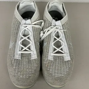 Nike Air Vapormax 2021 FK Womens White/White-Pure Platinum Sz 10 (DC4112-100) thumbnail 4