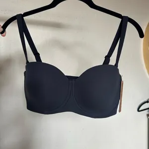 NWT SKIMS Fits Everybody Strapless‎ Convertible Bra Onyx size 32C thumbnail 7