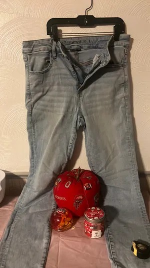 Women’s American Eagle jeans thumbnail 2