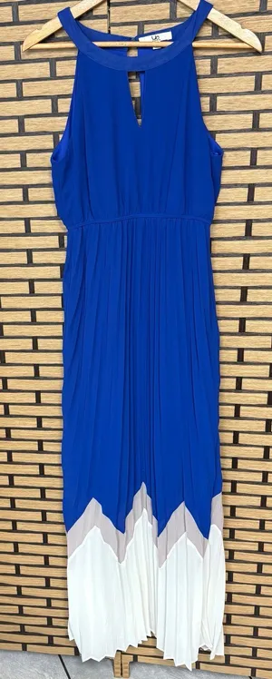 Ya Los Angeles Blue And White Pleated Maxi Dress Size‎ Medium thumbnail 1