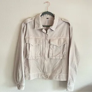 YFB Young Fabulous & Broke Beige Flap pocket Crop jacket, tencell blend, L NWOT thumbnail 2