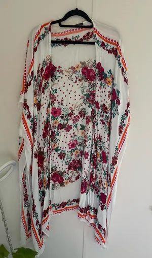Rue 21 Floral Poncho thumbnail 1