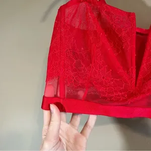 ✨ Victoria’s Secret Red Lace‎ Sexy Unlined Strapless Bra Large thumbnail 2