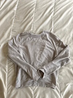 Lululemon Long Sleeve Sweatshirt thumbnail 4