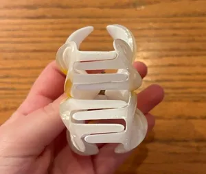 Daisy hair clip thumbnail 2