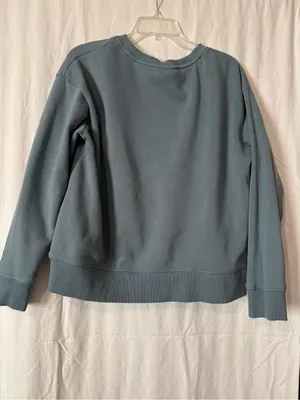 Reebok Gray Embossed Logo Sweatshirt (M) thumbnail 4