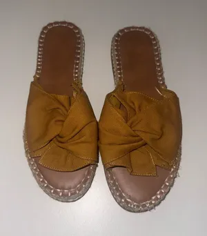 Universal Thread Women’s Mustard Knotted Espadrille Slide Sandals size 8 thumbnail 1