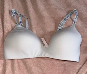 Victoria's Secret Bra thumbnail 1