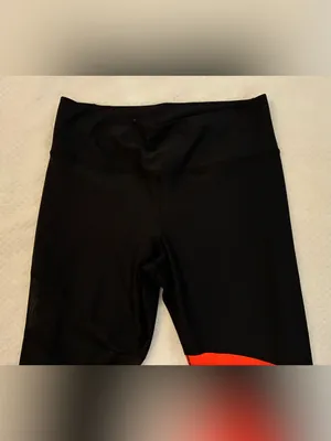 Nike 3/4 length Women’s Black, Orange & White Athletic Leggings Size Medium thumbnail 4