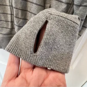 Lululemon top of the class‎ vented rear full zip hoodie size 8 gray thumbnail 3