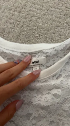 aerie flower top thumbnail 2