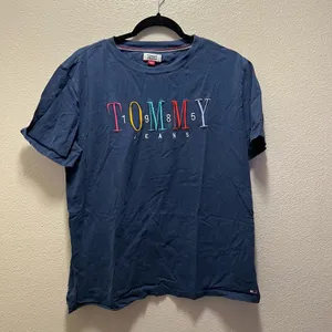 Tommy Hilfiger Tommy Jeans Vintage Short Sleeve Embroidered Crew T-Shirt Size Large thumbnail 2