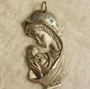 Madonna and Child Jesus Pendant thumbnail 4