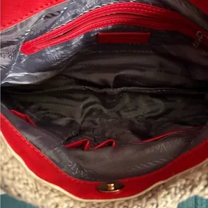 SIMPLY VERA Vera Wang Woven Hobo Bag Red Trim Gold Chain Classic everyday thumbnail 5