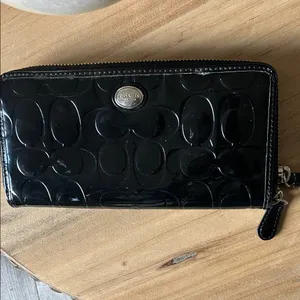 Coach Signature Embossed Black Patent Leather Accordion Zip Wallet thumbnail 4