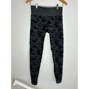 Gymshark Adapt Camo Seamless Leggings Black Grey High Waist Athletic Workout thumbnail 3