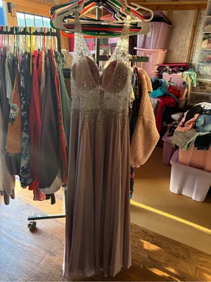 Dancing Queen Embellished V-Neck Prom Dress in Mauve thumbnail 5