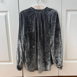 Anthropologie Pilcro Velvet Femme Button Down Crushed Velvet Top in Gray thumbnail 3