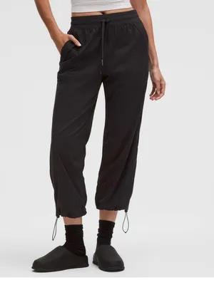 Lululemon Dance Studio Mid Rise Cropped Pant Sz 8 thumbnail 4