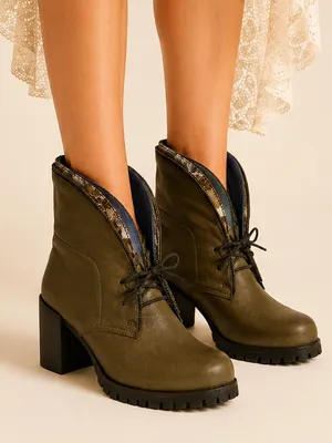 Unity in Diversity Leather Boots Block Heel Lace-Up Olive Green Fairy Renaissanc thumbnail 1