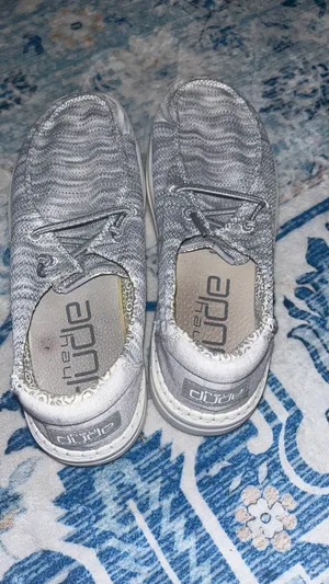 Grey size 9 Hey Dudes thumbnail 2