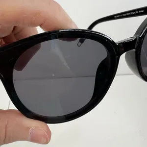 Foster Grant Fashion Black Sunglasses UVA UVB Protection Scratch Resistant thumbnail 7