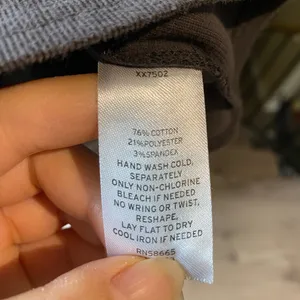 Abound Gray Button-Up Long Sleeve crop Top thumbnail 4