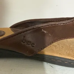 b.o.c. Born Concept Brown Floral Embossed Flip Flop Sandals Womens 9M Z10706 thumbnail 7