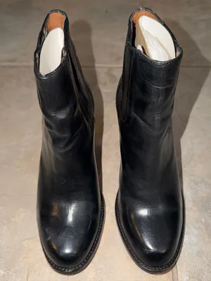Frye Jenny Jet Black Leather Chelsea Ankle Boots Women’s Size 7 thumbnail 3